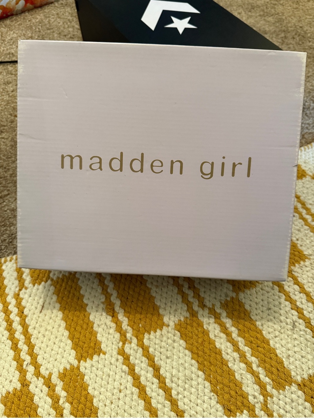 madden girl box - unclear product